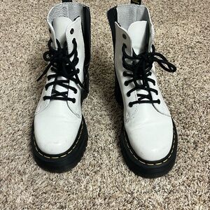 Dr. Martens
Unisex Jadon White Patent
Leather Platform Combat Boot size M5 W6